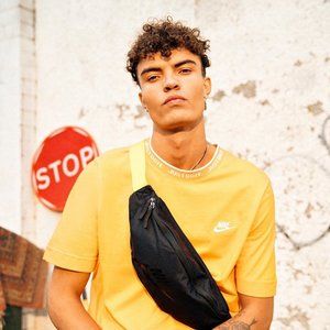 NIKE Just Do It Script Neck Tee Size Large